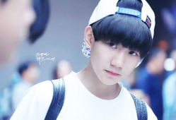 爆料王源耍大牌吃瓜